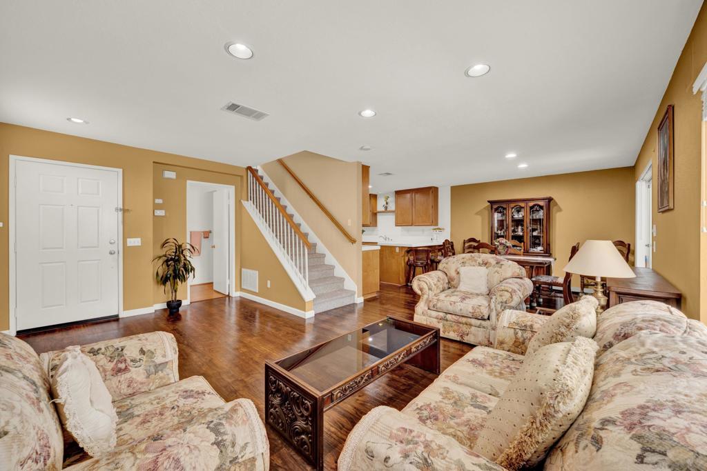 MLS #250033559SD image #10