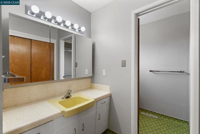 3710 Northridge Dr, Concord CA: https://media.crmls.org/mediaz/599ea960-e5ca-4d1f-a5e0-5631bffe1259.jpg