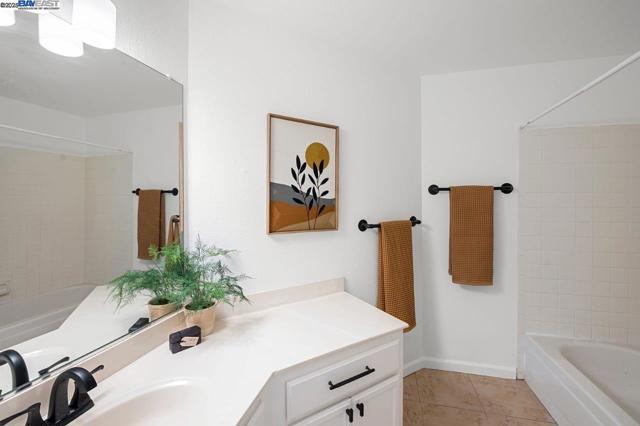 5917 Pine Vista Way, Elk Grove CA: https://media.crmls.org/mediaz/599ecb9a-1233-40df-bfe8-6d7de474c1ee.jpg