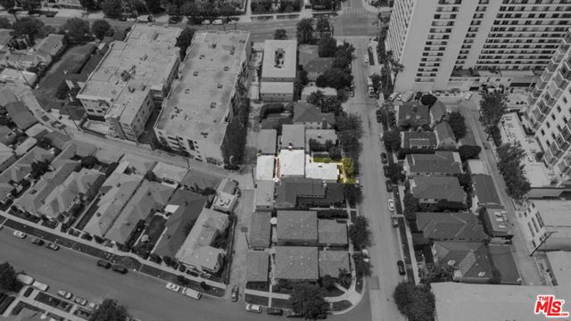 10366 Ashton Avenue, Los Angeles CA: https://media.crmls.org/mediaz/599f1d53-702d-4b70-a5e2-2cc0d8a29e57.jpg