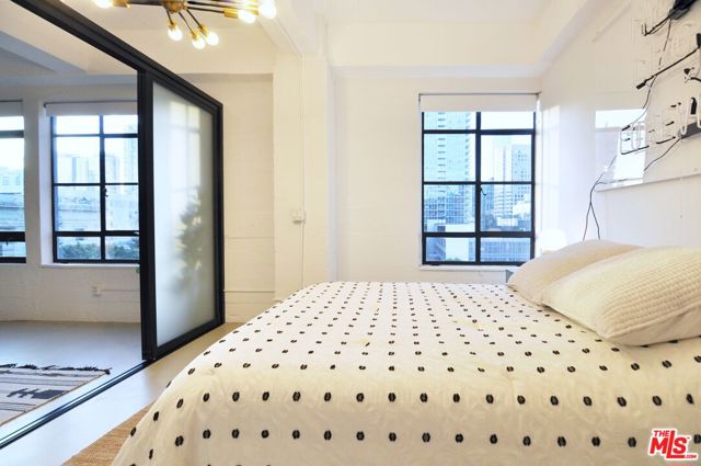 849 S Broadway, Los Angeles CA: https://media.crmls.org/mediaz/599f33eb-3038-47fb-825b-b58776e25426.jpg
