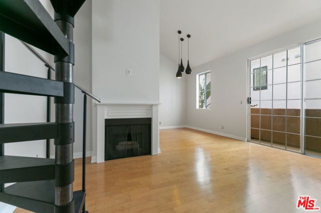 Image 3 for 945 N Hudson Ave #203, Los Angeles, CA 90038