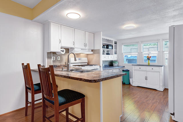 7 Sand Creek, Cathedral City CA: https://media.crmls.org/mediaz/59a08ac9-a843-403c-9c05-e2fd62d8ed79.jpg