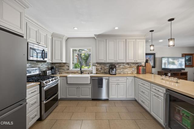 Detail Gallery Image 10 of 52 For 98 Mountain View St, Oak View,  CA 93022 - 4 Beds | 2 Baths