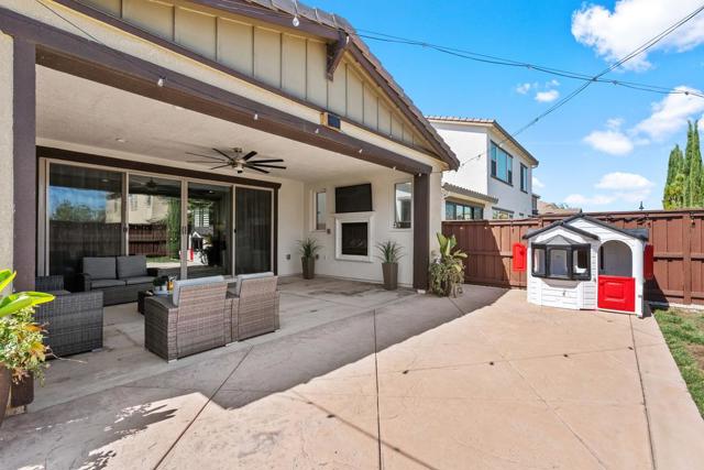 1737 Cranbrook Court, Lathrop CA: https://media.crmls.org/mediaz/59a1bac4-3721-4eb3-9a50-45af028d0a82.jpg