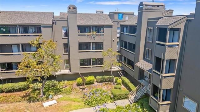 840 Sea Spray Lane, Foster City CA: https://media.crmls.org/mediaz/59a315ac-abfc-407d-a313-a85064266fdd.jpg