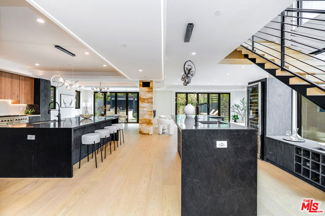 4906 Van Noord Avenue, Sherman Oaks CA: https://media.crmls.org/mediaz/59a3bd6d-40e5-4dac-8810-e36eb27eb442.jpg