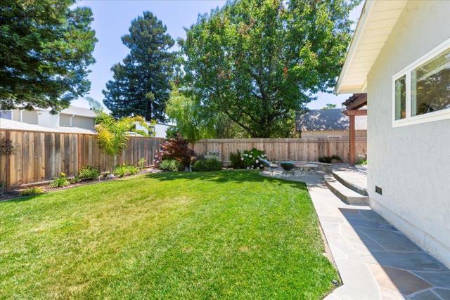 1141 Fairview Avenue, Redwood City CA: https://media.crmls.org/mediaz/59a3c56e-cd82-4a4b-bb7f-e69a97720970.jpg