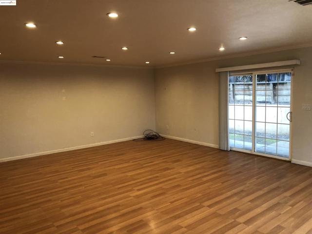 2174 Sugartree Dr, Pittsburg CA: https://media.crmls.org/mediaz/59a3cb84-2d5b-44d7-9806-c802eafa19f5.jpg