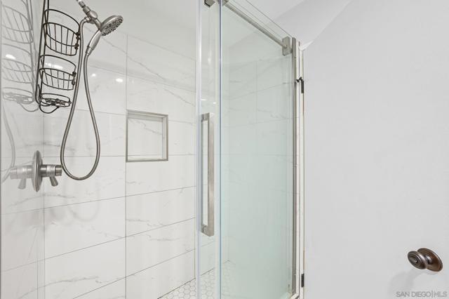 10250 Caminito Cuervo, San Diego CA: https://media.crmls.org/mediaz/59a40a12-d552-4212-969c-c3b27f14a4dc.jpg