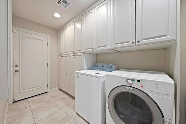 49 Camisa Lane, Palm Desert CA: https://media.crmls.org/mediaz/59a4368b-9a54-4bad-9b40-c5b52ab1e8a0.jpg