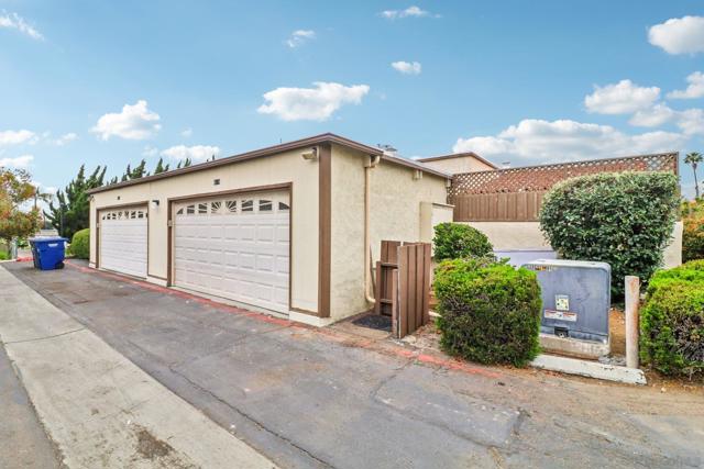 4174 Balboa Way, San Diego CA: https://media.crmls.org/mediaz/59a496e6-497f-4b2f-bcb3-3c1c7c5e7bff.jpg