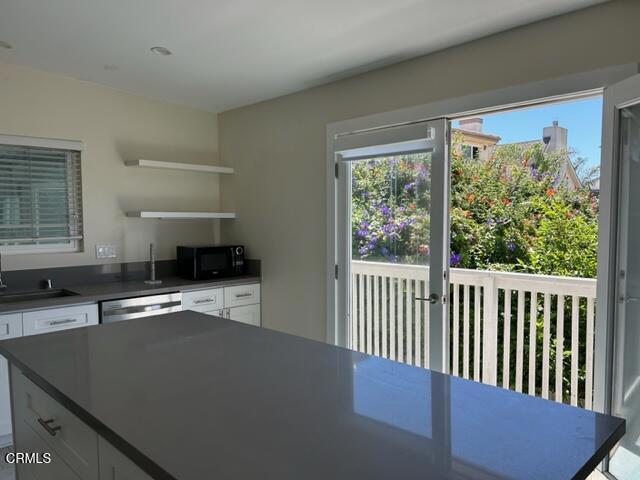 Detail Gallery Image 11 of 21 For 1100 Hingham Ln, Ventura,  CA 93001 - 2 Beds | 2 Baths