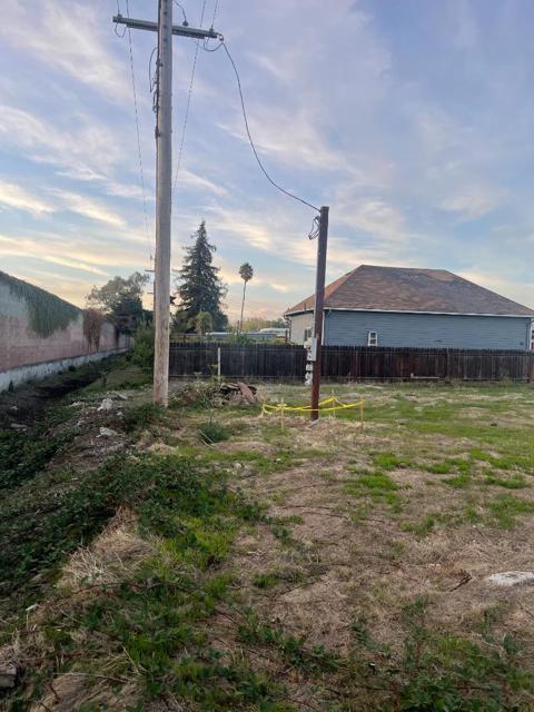 1100 Norton Street, San Mateo CA: https://media.crmls.org/mediaz/59a56e92-f15e-466f-9116-417500ec7905.jpg