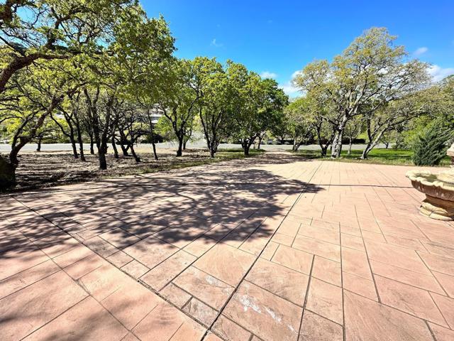 734 Bridle Ridge Court, Fairfield CA: https://media.crmls.org/mediaz/59a57f55-b675-4bc1-920a-74872d737e3c.jpg