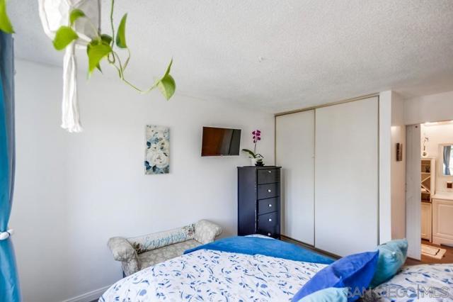 5350 Baltimore Drive, La Mesa CA: https://media.crmls.org/mediaz/59a64e25-95a6-4f23-acd0-0f760cbc3d90.jpg