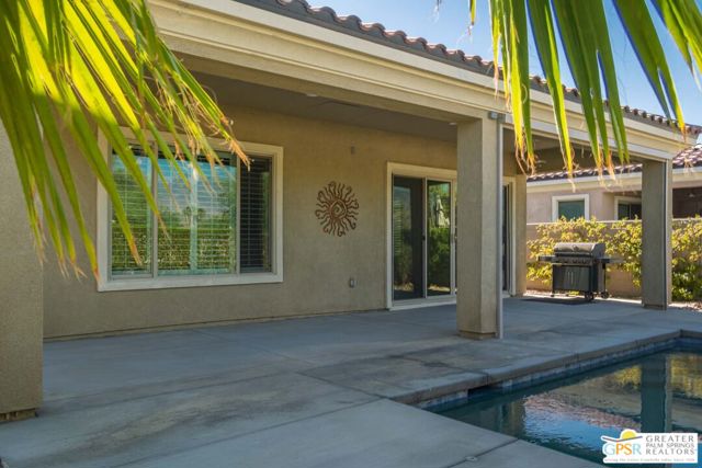 74 Cork Tree, Rancho Mirage CA: https://media.crmls.org/mediaz/59a6b109-7826-4b09-8f3d-2dc12ec48be9.jpg