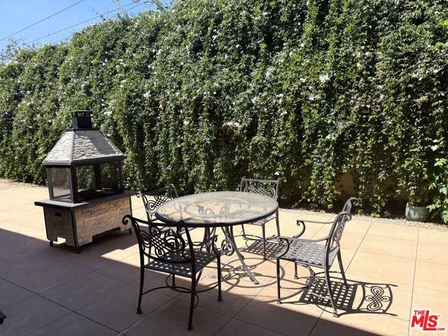 335 Genoa Street, Monrovia CA: https://media.crmls.org/mediaz/59a6c7aa-0099-497e-8472-d60a9eea9ae7.jpg