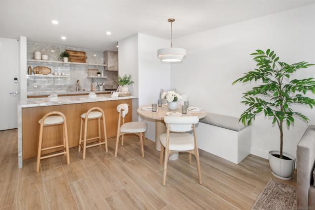 1830 Avenida Del Mundo, Coronado CA: https://media.crmls.org/mediaz/59a7e232-7bc4-4c1b-bee2-d9fd060047c3.jpg