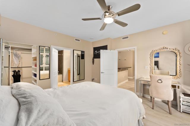850 Beech St, San Diego CA: https://media.crmls.org/mediaz/59a833ec-c353-4c69-9f71-d546d0c8dd62.jpg