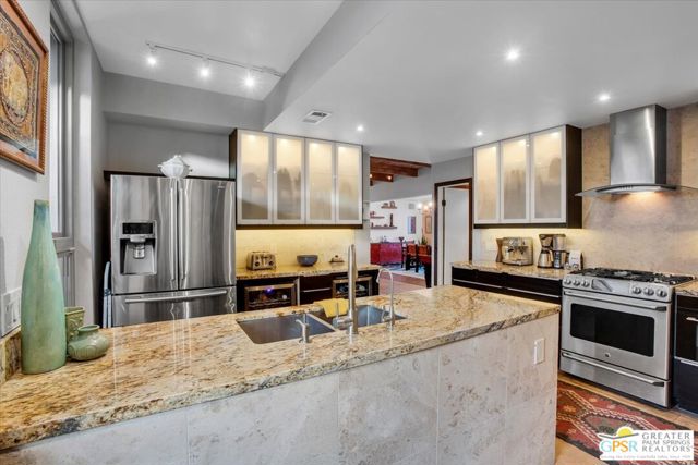 45864 Shadow Mountain Drive, Palm Desert CA: https://media.crmls.org/mediaz/59a8f6ed-fde4-4524-830c-e7f73decf3d5.jpg