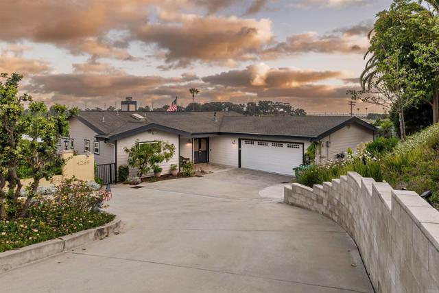 4235 Harrison Street, Carlsbad CA: https://media.crmls.org/mediaz/59a9fc5e-a8ff-4dc7-9875-6f7f84b3e2e5.jpg