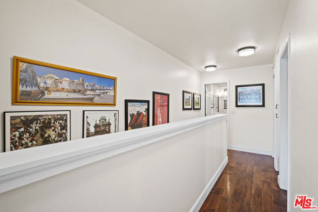 877 Chelsea Court, Simi Valley CA: https://media.crmls.org/mediaz/59ab2045-1713-4eaa-a7cb-52891afcfd57.jpg
