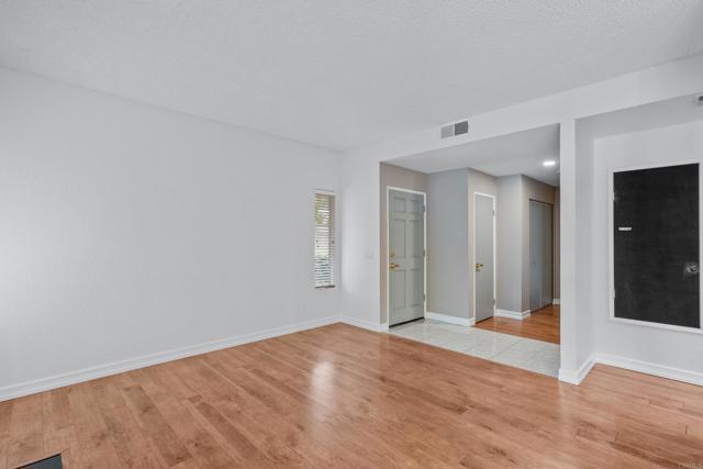 992 Lupine Hills Dr., Vista CA: https://media.crmls.org/mediaz/59ab8a77-390e-450f-905b-34fe89c24017.jpg