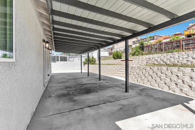 9548 Abbeyfield Rd, Santee CA: https://media.crmls.org/mediaz/59ac3d40-ff7a-4393-9ebe-dd8ea881dc6b.jpg