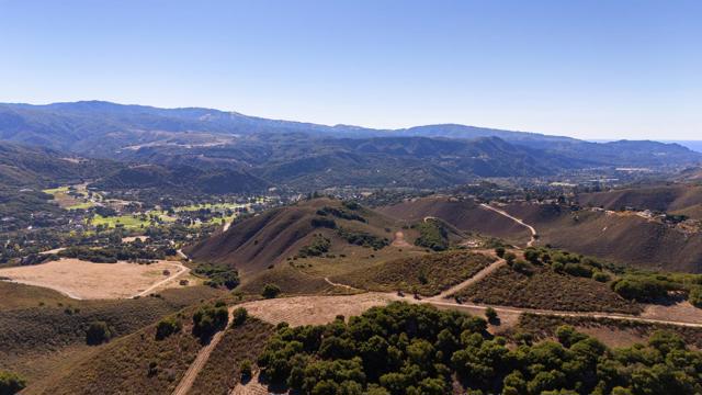 10190 Calle De Robles, Carmel CA: https://media.crmls.org/mediaz/59ac46bb-4e0b-462e-9d85-fbe5e70fa3ca.jpg