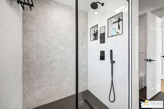 39141 Sweetwater Drive, Palm Desert CA: https://media.crmls.org/mediaz/59ac67de-71f6-4d03-8f2f-a87832bea8d8.jpg