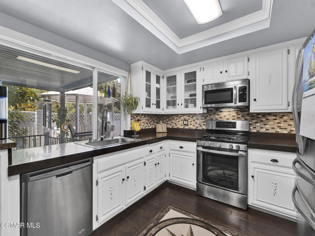 2026 Bridgegate Court, Westlake Village CA: https://media.crmls.org/mediaz/59adf66d-1fa7-4c92-9865-fe68fe43c8cd.jpg
