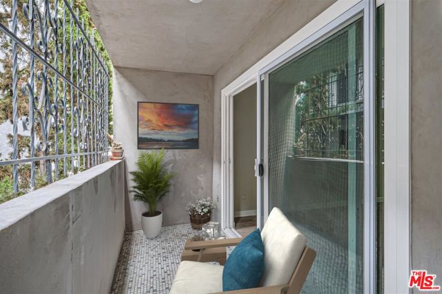 1124 North La Cienega Boulevard, 108 photo 8