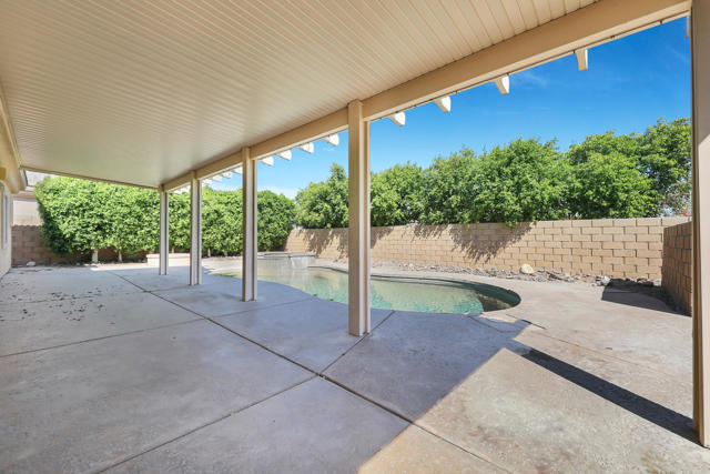 Image 27 of 42 For 78354 Calico Glen Drive