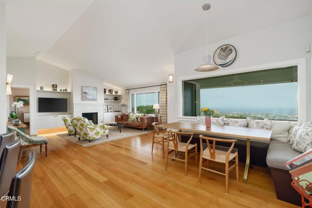 960 Roble Lane, Santa Barbara CA: https://media.crmls.org/mediaz/59afe7a2-be3c-44cb-ae72-abd03322917f.jpg