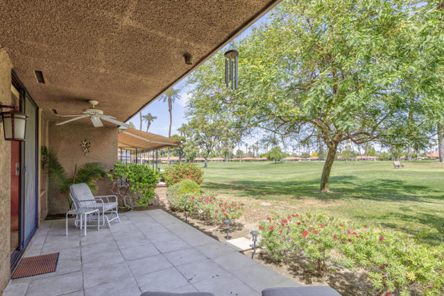 51 Sunrise Drive, Rancho Mirage CA: https://media.crmls.org/mediaz/59b00558-3a01-436a-8c48-d89b8d7aad5d.jpg
