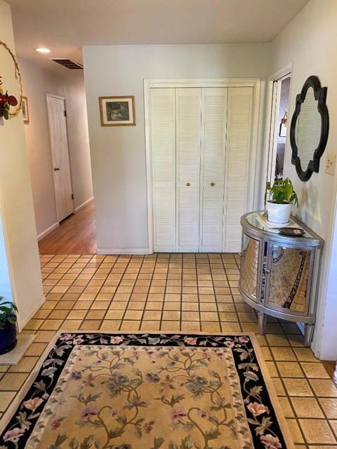 1683 Escalante Way, Burlingame CA: https://media.crmls.org/mediaz/59b01e23-8c2d-40a2-9b44-08adde500386.jpg