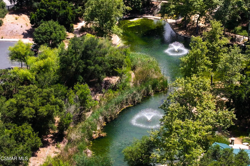 https://media.crmls.org/mediaz/59b04bfc-e653-4a04-8f95-26c16b94dc30.jpg?preset=X-Large