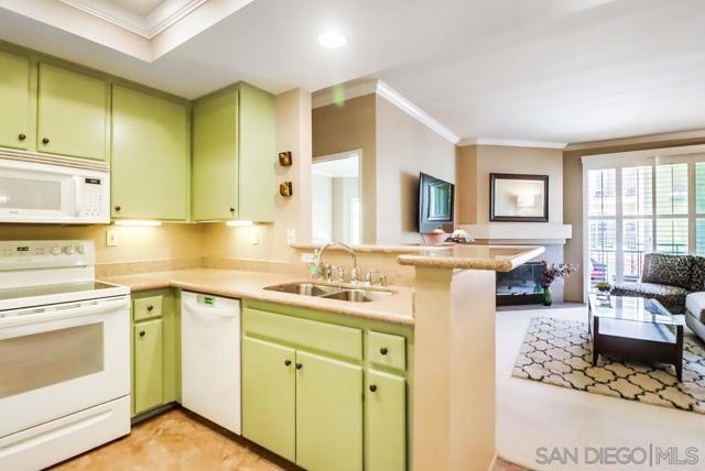 2020 Camino De La Reina, San Diego CA: https://media.crmls.org/mediaz/59b0810d-d7b4-4848-880a-73c6a91380a9.jpg