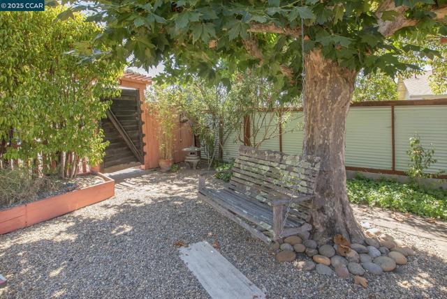 17190 Cedar Ave, Sonoma CA: https://media.crmls.org/mediaz/59b14e01-e52d-4ec6-9f52-325c6ddca01a.jpg