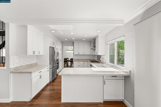 4403 Winterberry Ct, Concord CA: https://media.crmls.org/mediaz/59b16d60-4979-4121-9740-0c22dc4ca1a3.jpg