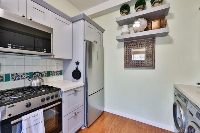 751 G Avenue, Coronado CA: https://media.crmls.org/mediaz/59b193c7-04fa-4f03-904c-f119aab7448f.jpg