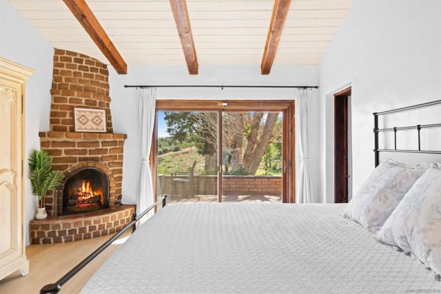 Image 44 of 75 For 1951 Cloverdale Rd