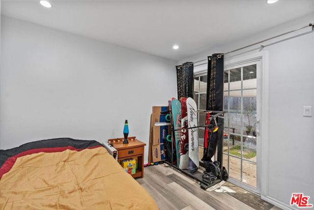 11710 Hartsook Street, Valley Village CA: https://media.crmls.org/mediaz/59b1e389-f57c-4271-909b-62606ba623f9.jpg