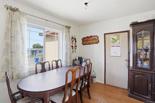 Image 3 of 31 For 1451 Harbison