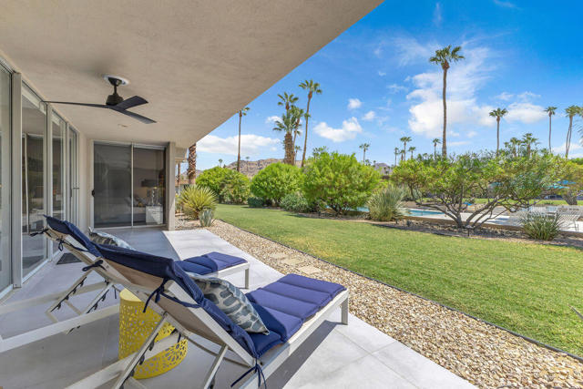 469 E Mariposa Drive, Palm Springs CA: https://media.crmls.org/mediaz/59b20404-7a43-410d-b186-baa9a4e53d54.jpg