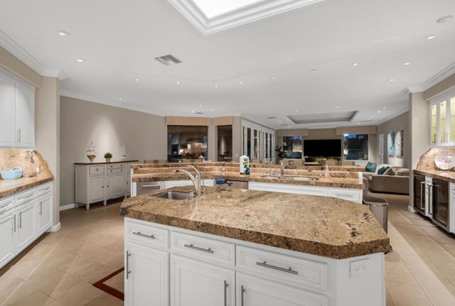 34777 Via Josefina, Rancho Mirage CA: https://media.crmls.org/mediaz/59b22473-3c9c-4037-a258-b2031b2bc470.jpg