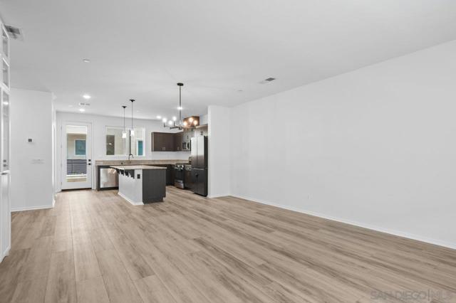 5212 Beachfront Cove, San Diego CA: https://media.crmls.org/mediaz/59b3a042-a546-42f2-abdd-c098940f1612.jpg