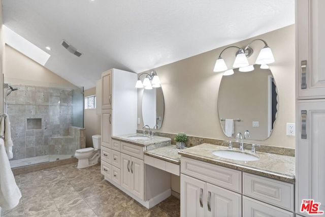 2210 Graham Avenue, Redondo Beach CA: https://media.crmls.org/mediaz/59b3ab0d-970c-4e70-b3a4-fb7bbf8415e6.jpg