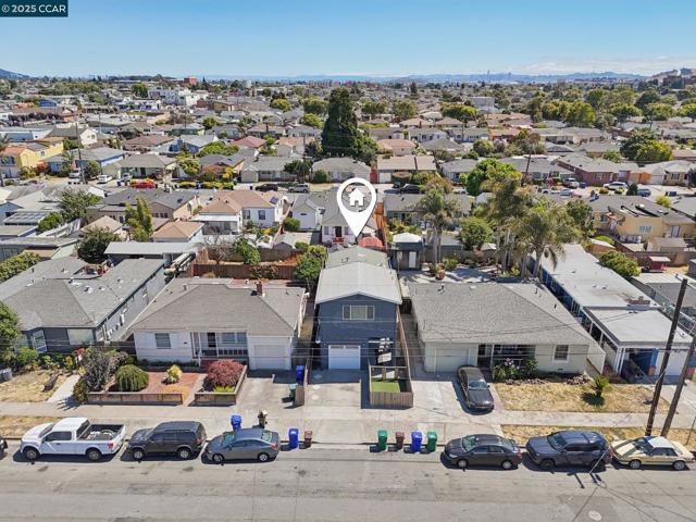 2110 Hellings Avenue, Richmond CA: https://media.crmls.org/mediaz/59b494ab-f2aa-4cc1-a957-563d63de5ccb.jpg